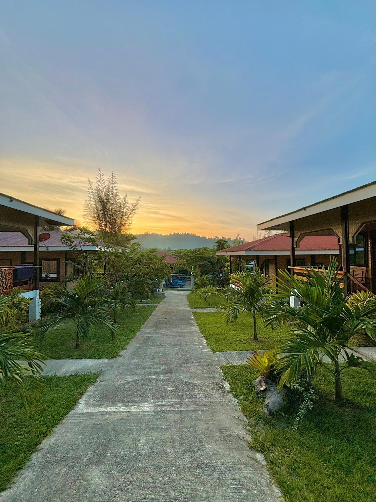 Luzville Transient House - Port Barton Itaytay Exterior photo
